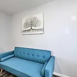 Convenient Condo With Hot Tub - Walk To Beach!