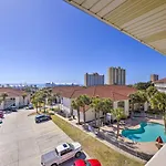 Convenient Condo With Hot Tub - Walk To Beach!