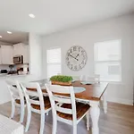 Shadow Lake Luxury