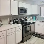 Beautiful Pcb Townhome Balcony And Resort Amenities