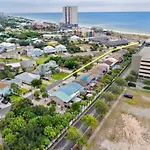 Beach Haven - Seasonal Hot Tub, Fire Pit, Bbq, 700 Feet To Beach, Central Pcb, Free Daily Activities, & More!