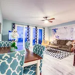 Laketown Wharf 1136 By Aneliya