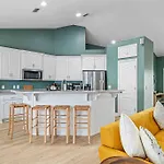 Luxurious 4Br Beach House With Pool