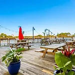 Laketown Wharf 938