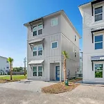 Lighthouse Landing-Your New Coastal Haven Just A Short Walk To The Waves
