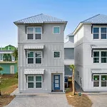 Lighthouse Landing-Your New Coastal Haven Just A Short Walk To The Waves