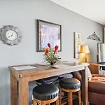 Calypso 1207 West Home