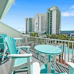 Cozy And Bright Condo On Private Section Of Beach With A Pool!