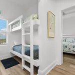 Laketown Wharf #2011 By Nautical Properties