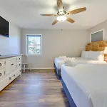 Walk To Gulf Tranquil Home With Yard In Pcb!