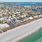Making Waves - Huge Heated Beachfront Pool Hot Tub! Best In Pcb!