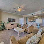 Comfortable High-Rise Condo With Beach Access - Unit 1404