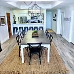 Barefoot Bliss - Beachfront Condo - Sleeps 12