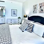 Barefoot Bliss - Beachfront Condo - Sleeps 12