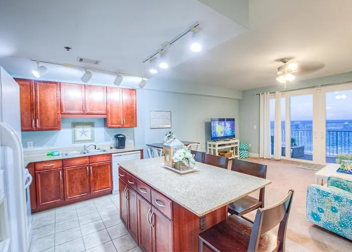 Amazing Style, Laketown Wharf 1305 -1Bd, 2Ba Amenities And Location!