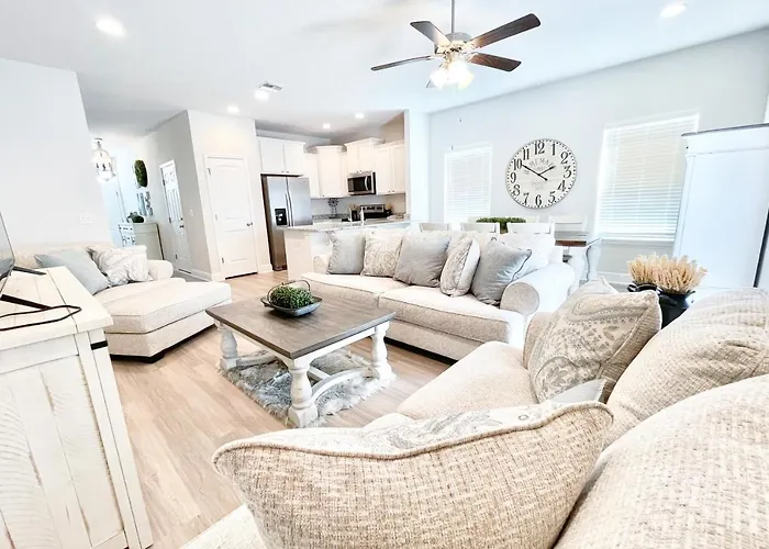 Shadow Lake Luxury