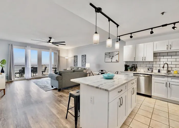 Luxurious 4 Bedroom Condo! Gulf Views! Sleeps 10 & Easy Beach Access! By Dolce Vita Getaways Pcb