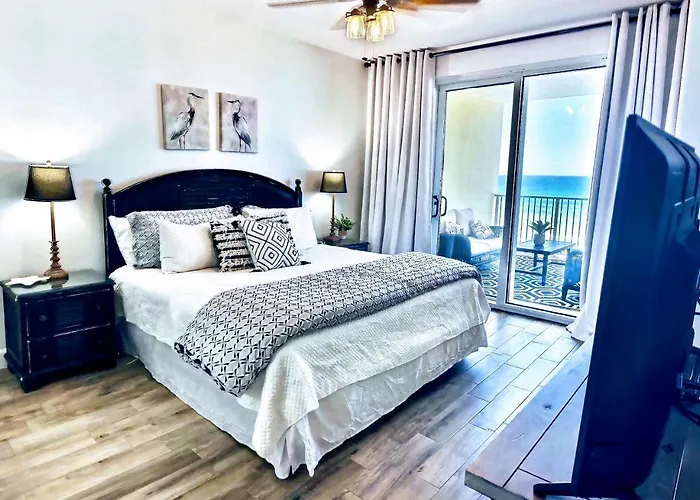 Barefoot Bliss - Beachfront Condo - Sleeps 12
