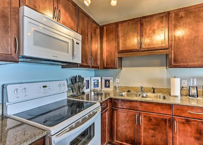 Pcb Resort Condo With Balcony Walk To Beach!