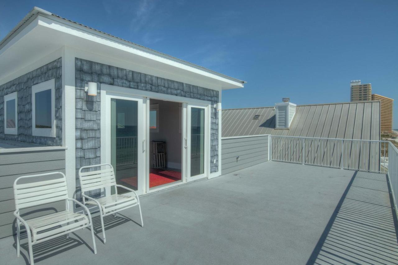 Making Waves - Huge Heated Beachfront Pool Hot Tub! In Pcb! Holiday home