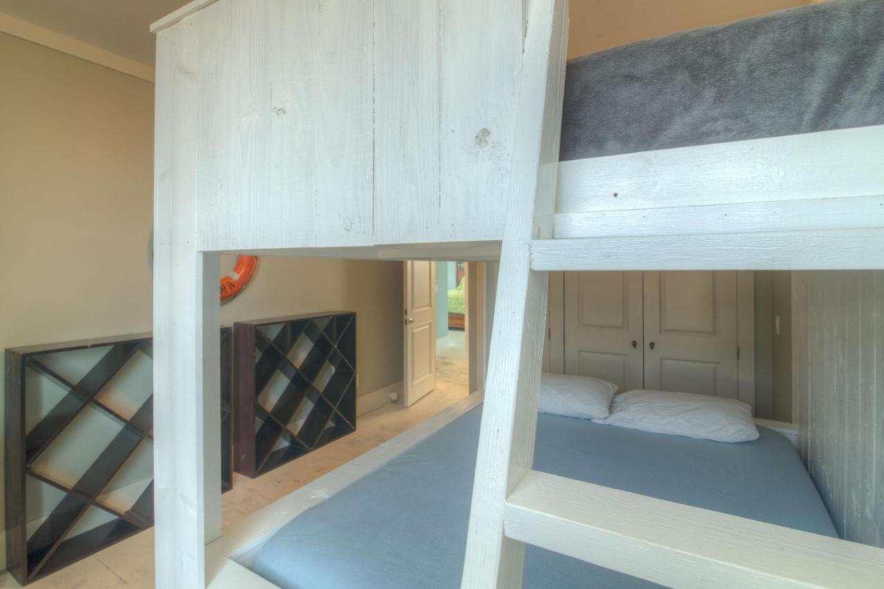 Holiday home Making Waves - Huge Heated Beachfront Pool Hot Tub! In Pcb!