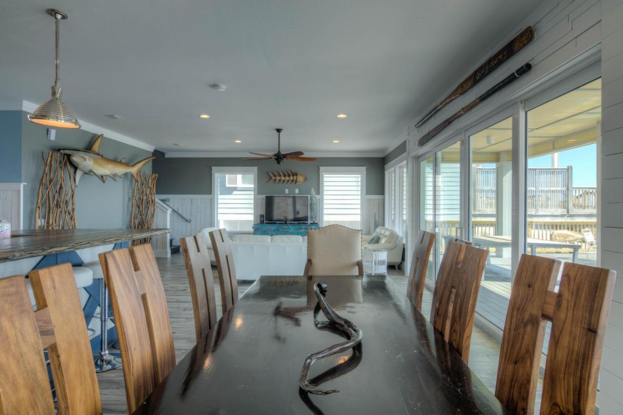 Holiday home Making Waves - Huge Heated Beachfront Pool Hot Tub! In Pcb!