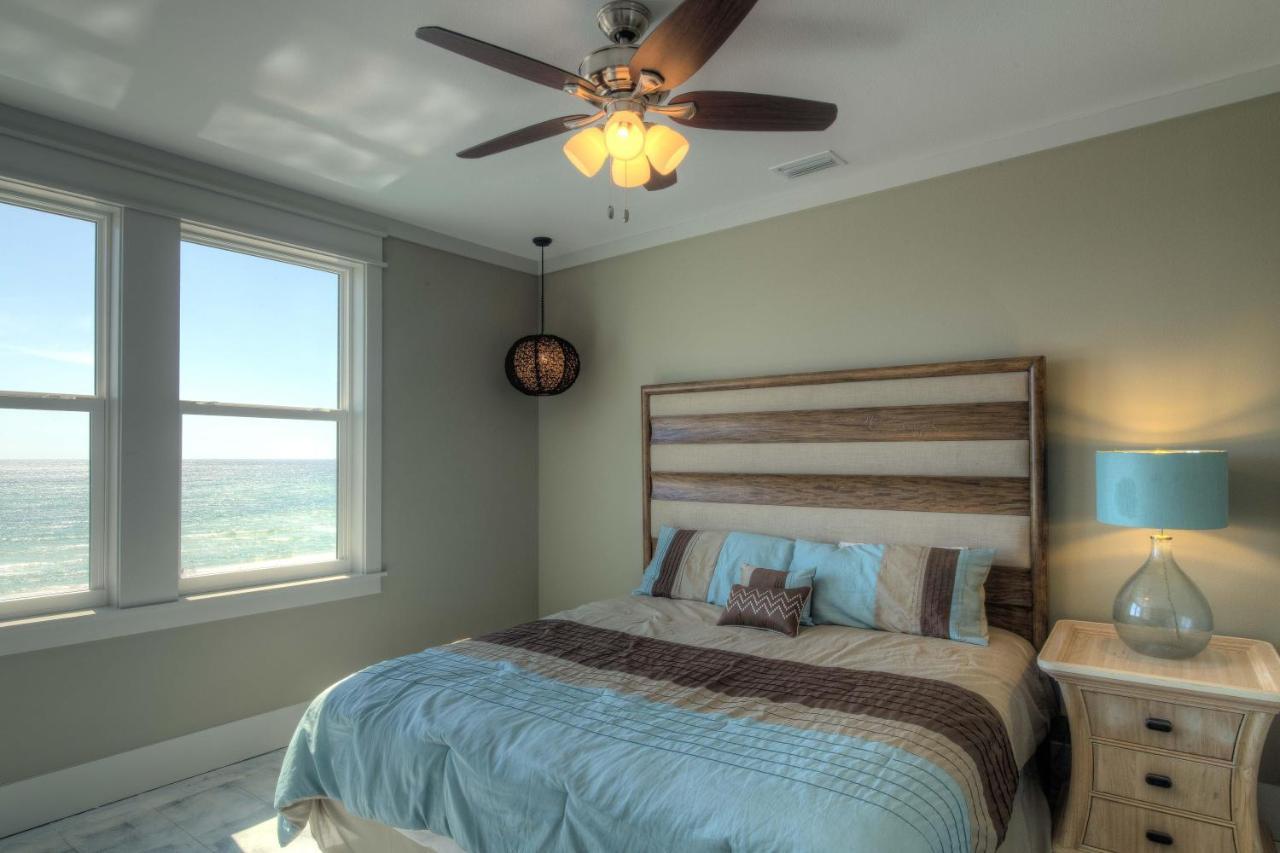 Making Waves - Huge Heated Beachfront Pool Hot Tub! In Pcb! Holiday home