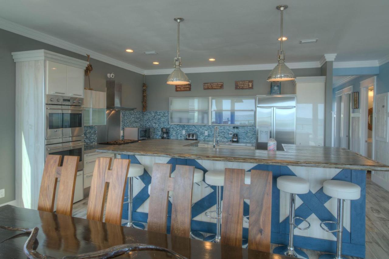 Making Waves - Huge Heated Beachfront Pool Hot Tub! In Pcb! *