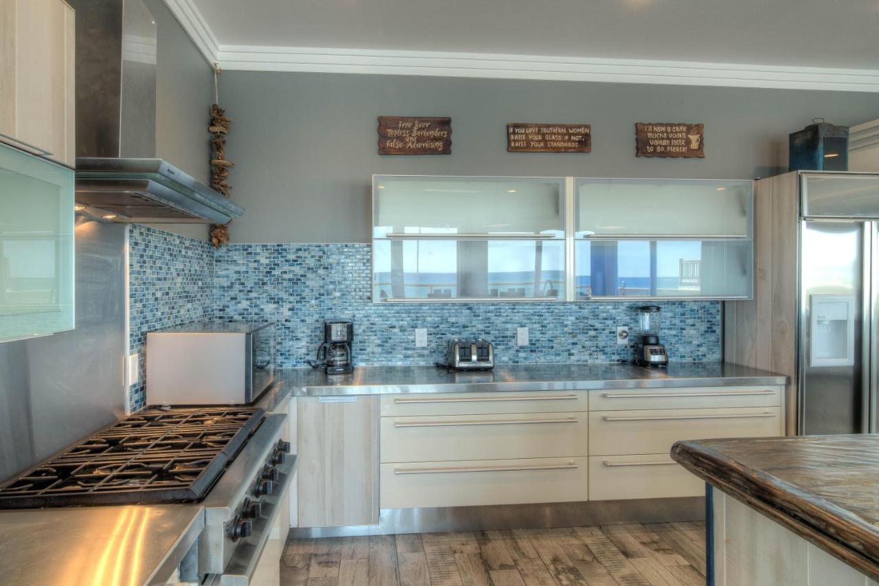 Making Waves - Huge Heated Beachfront Pool Hot Tub! In Pcb! Holiday home *