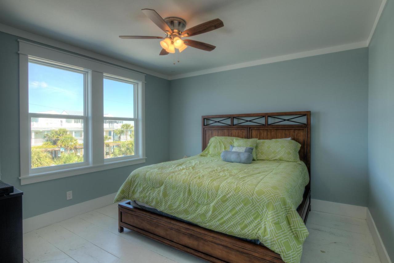 Making Waves - Huge Heated Beachfront Pool Hot Tub! In Pcb! Holiday home *