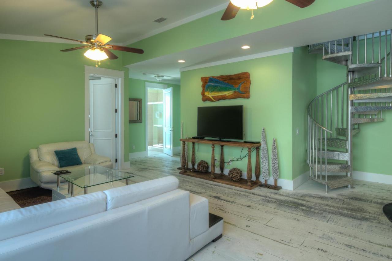 Making Waves - Huge Heated Beachfront Pool Hot Tub! In Pcb! *
