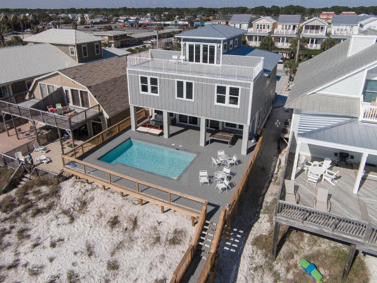 Holiday home Making Waves - Huge Heated Beachfront Pool Hot Tub! In Pcb! *