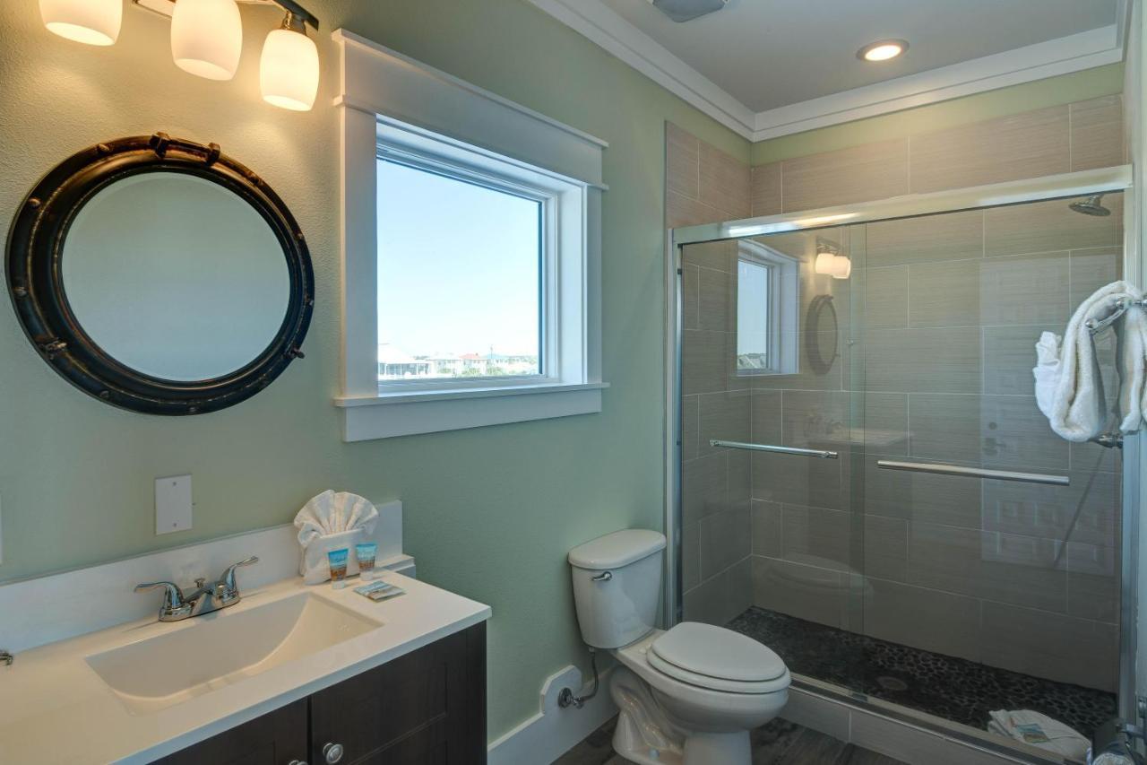 Holiday home Making Waves - Huge Heated Beachfront Pool Hot Tub! In Pcb! Panama City Beach