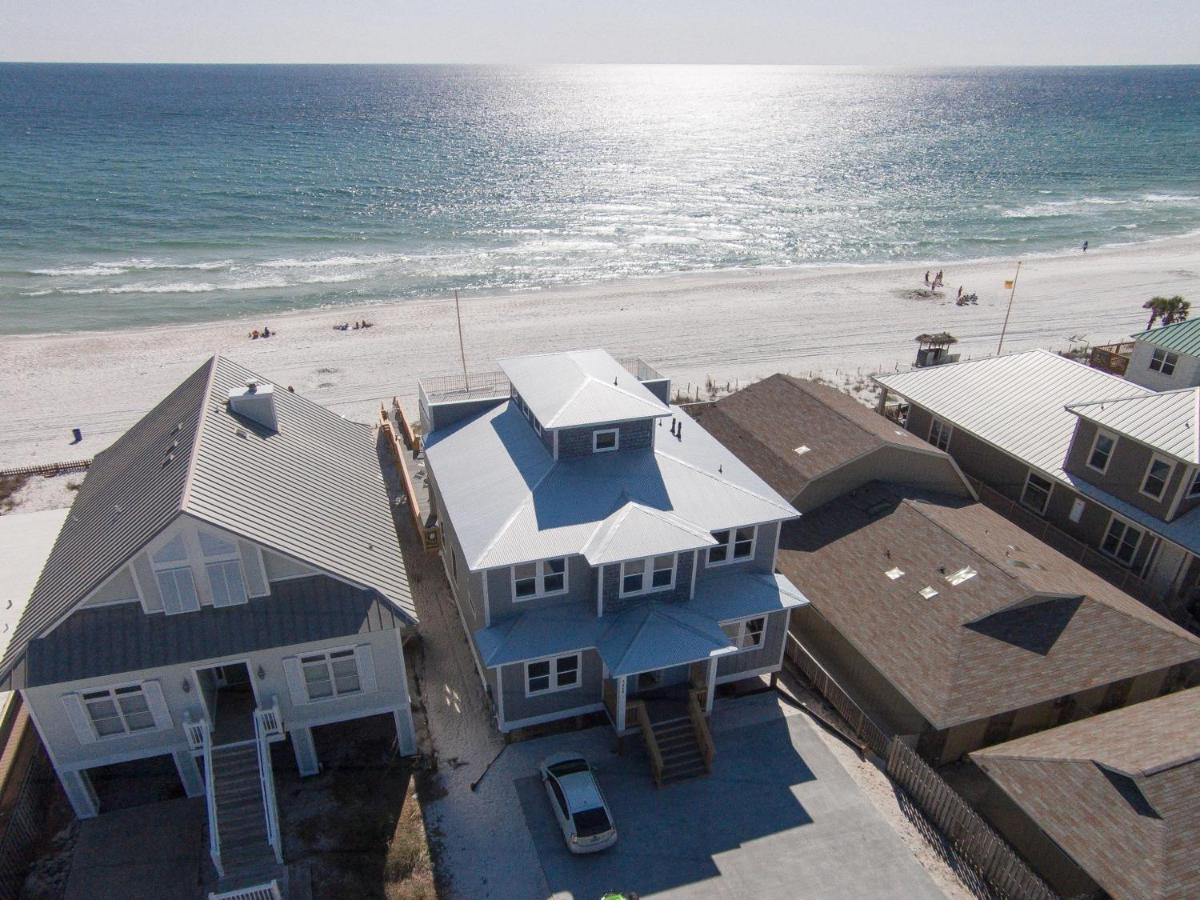 Holiday home Making Waves - Huge Heated Beachfront Pool Hot Tub! In Pcb! *