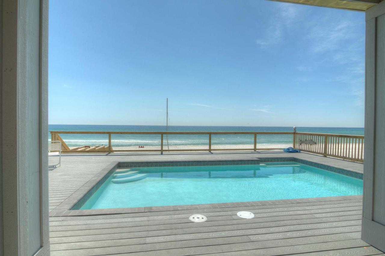 Holiday home Making Waves - Huge Heated Beachfront Pool Hot Tub! In Pcb!