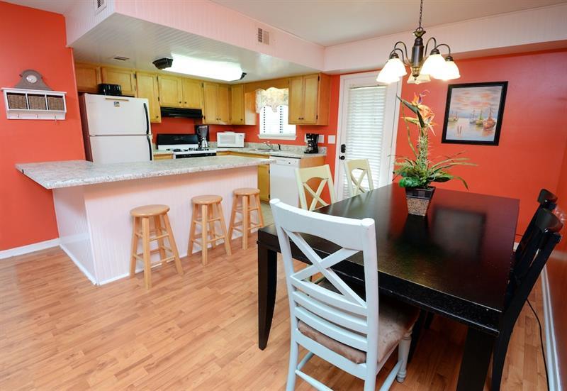 Gulf Highlands 109, 2 Bedrooms, Heated Pool Access, Wifi, Sleeps 6 Apartment