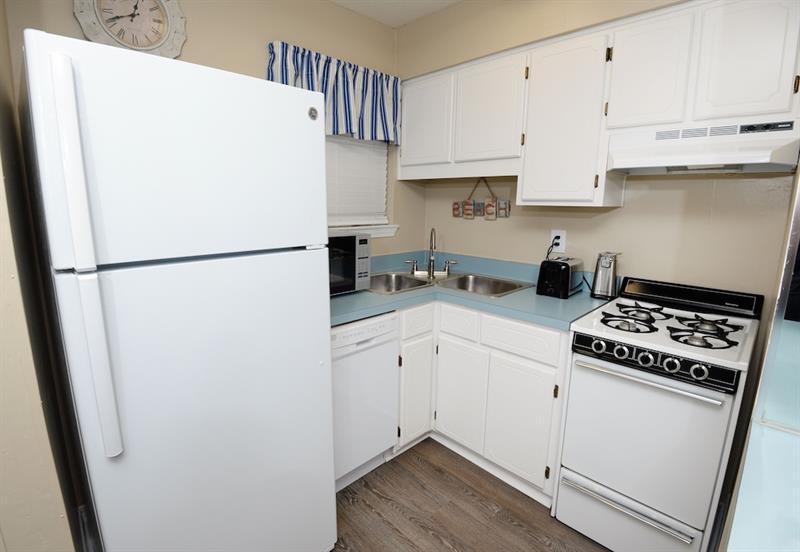 Gulf Highlands 109, 2 Bedrooms, Heated Pool Access, Wifi, Sleeps 6 * Panama City Beach