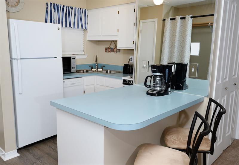 Gulf Highlands 109, 2 Bedrooms, Heated Pool Access, Wifi, Sleeps 6 *