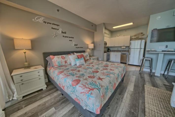 Deluxe Beachfront Studio, Shores Of Panama, Oceanviews And Updated Panama City Beach