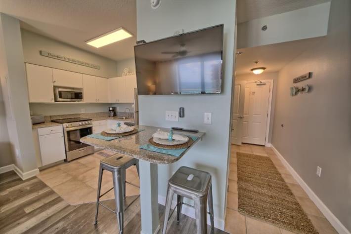 Deluxe Beachfront Studio, Shores Of Panama, Oceanviews And Updated Aparthotel