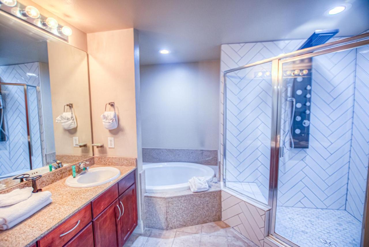 Next To The 10th Floor Pool - Laketown Wharf 1032- 2 Bd Bunks, 2ba, And Amazing Amenities!