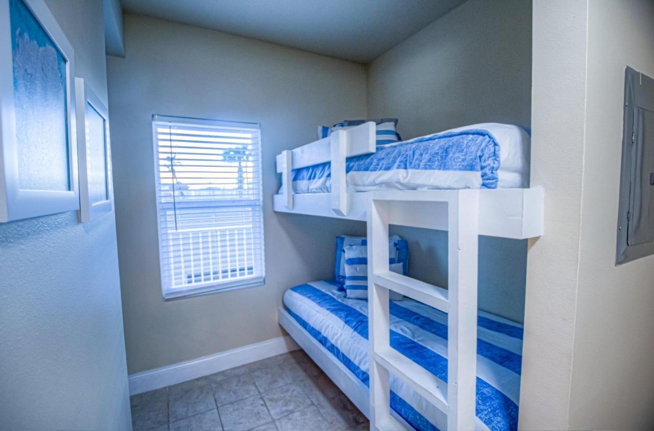 Next To The 10th Floor Pool - Laketown Wharf 1032- 2 Bd Bunks, 2ba, And Amazing Amenities! Holiday home Panama City Beach