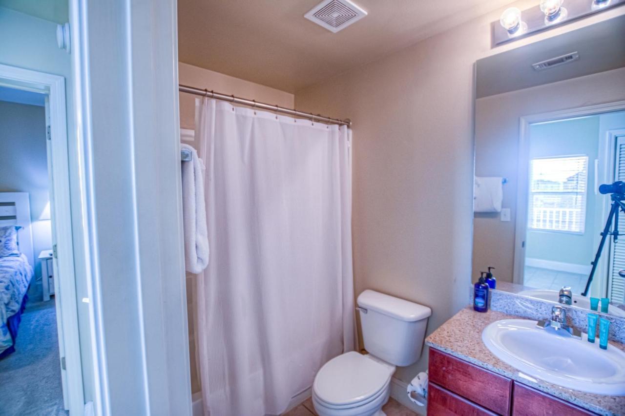 Next To The 10th Floor Pool - Laketown Wharf 1032- 2 Bd Bunks, 2ba, And Amazing Amenities! Holiday home *