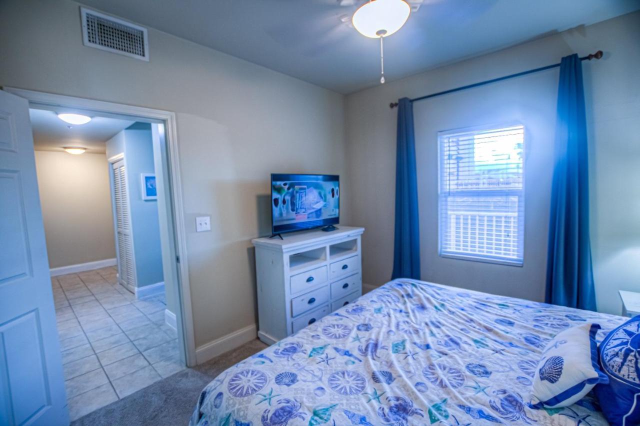 Next To The 10th Floor Pool - Laketown Wharf 1032- 2 Bd Bunks, 2ba, And Amazing Amenities! *