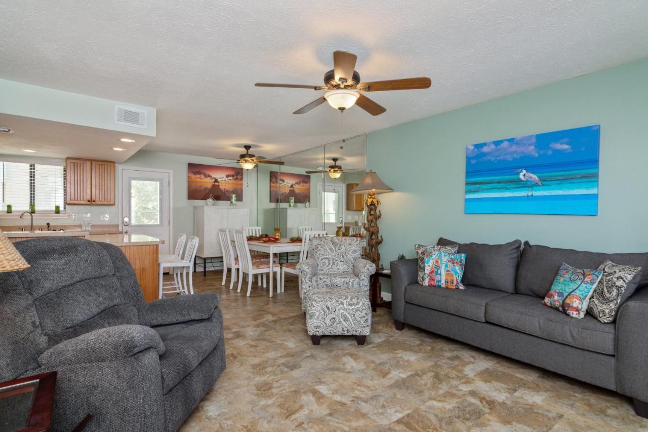 Gulf Highlands 109, 2 Bedrooms, Heated Pool Access, Wifi, Sleeps 6 Panama City Beach