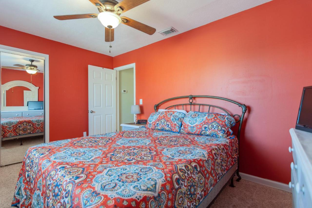 Gulf Highlands 109, 2 Bedrooms, Heated Pool Access, Wifi, Sleeps 6 Panama City Beach