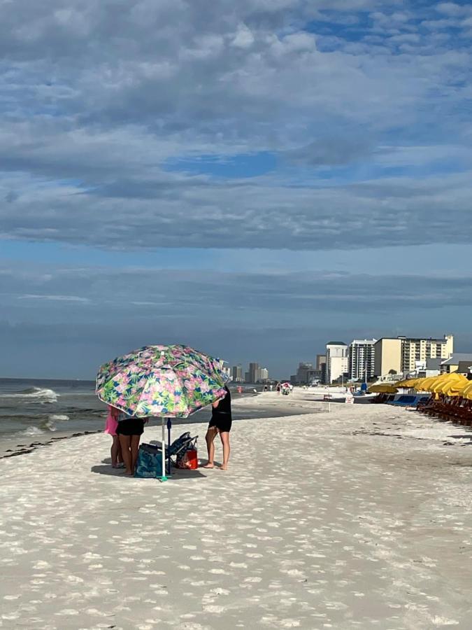 House 3 Blocks To The * Panama City Beach