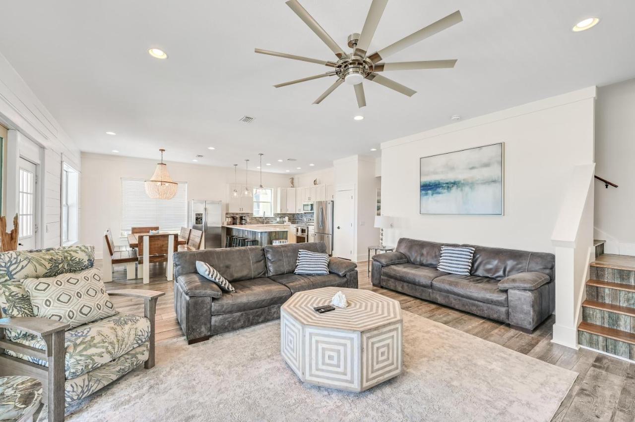 Holiday home Fin - Heated Pool Hot Tub! Game Tables! Beachfront!!! Panama City Beach