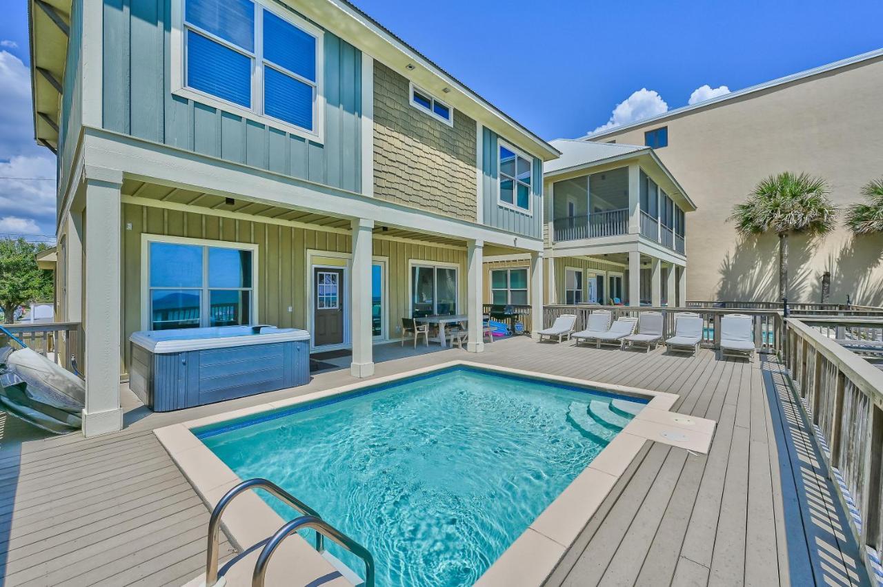 Fin - Heated Pool Hot Tub! Game Tables! Beachfront!!! *