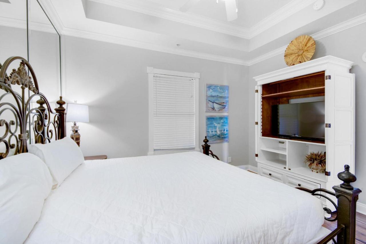 Calypso 2-2307 West *
